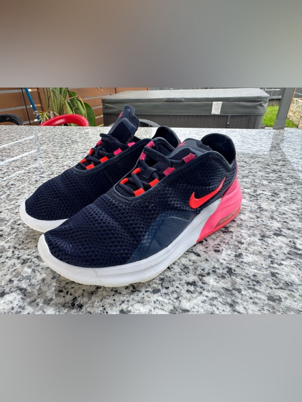 Nike air max motion 2 Women’s Navy and Hot Pink Mesh Sneakers